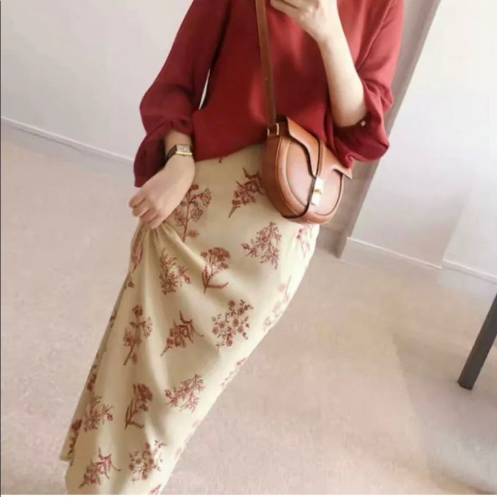 Beige & Red Floral Midi Pencil Skirt Slit SZ Small
